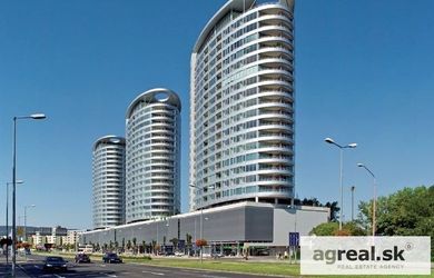 Önálló garázs az bérlés a Bratislava-Nové Mesto